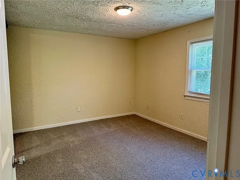 233 Knightsmanor Ct — Photo 10