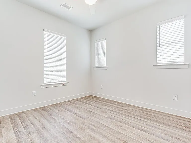 One Athens - 610 Barnett Shoals Rd — Photo 14