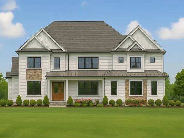 9 Cervelli Farm Dr, Hanover, MA 02339