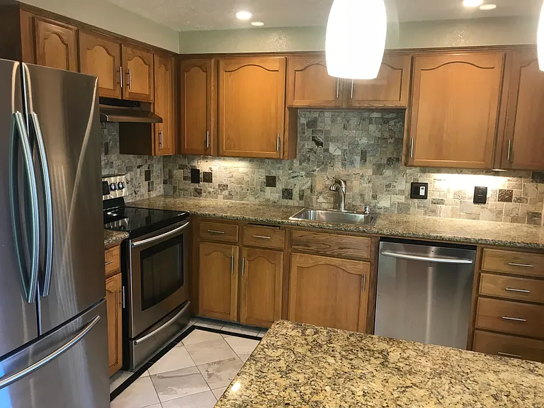 12500 SW Karen St #1 — Photo 2