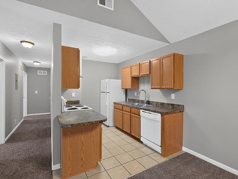 Shelbyville Place — Photo 3
