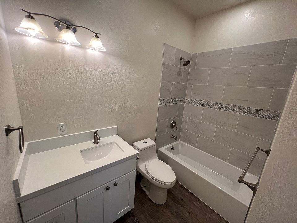 Bathroom - shower over tub