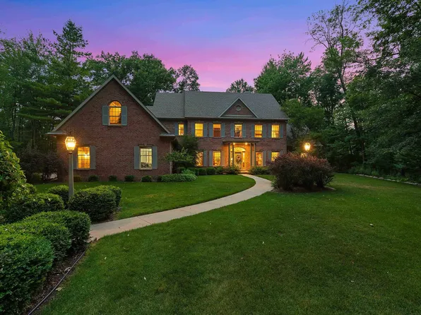 2537 Wyndrush Dr, Suamico, WI 54173