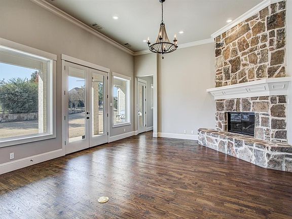 3rd image of 8225 Sawgrass Ln