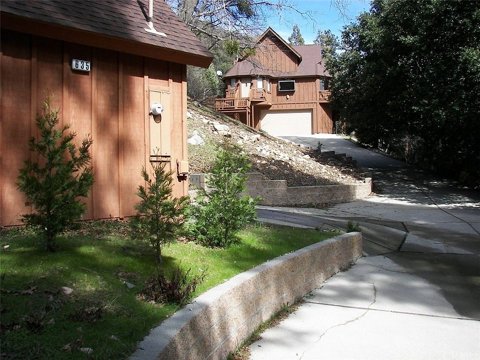 1st image of 635 Cedar Lake Dr