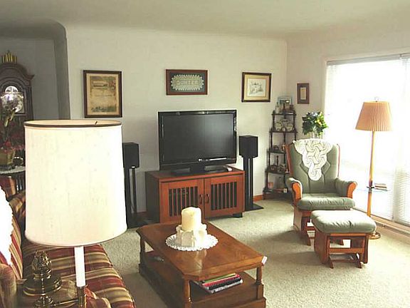 3rd image of 1164 Skyline Dr