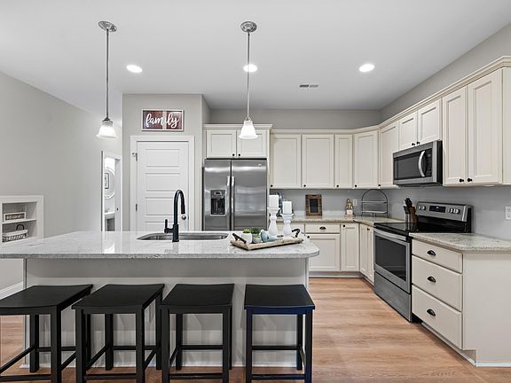 2nd image of 1567 Quail Cir