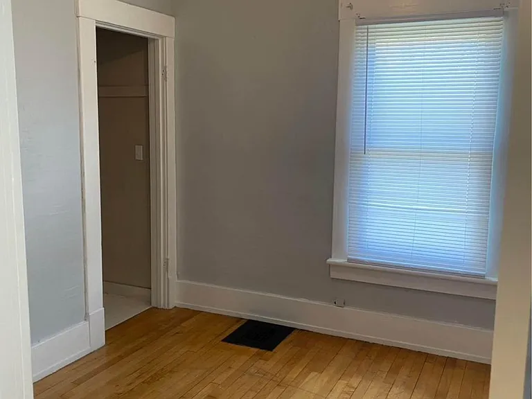 426 S Maumee St — Photo 8