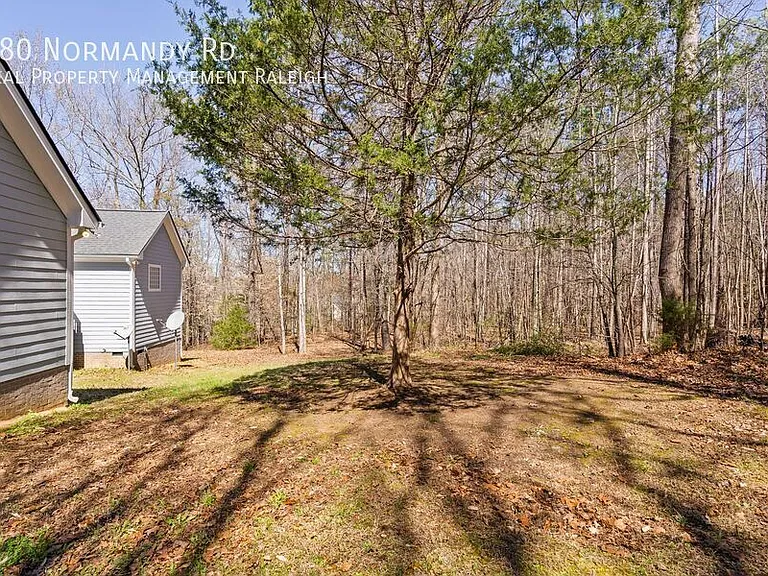 180 Normandy Rd — Photo 33