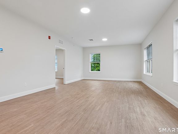 4th image of 55 Steele Blvd #306