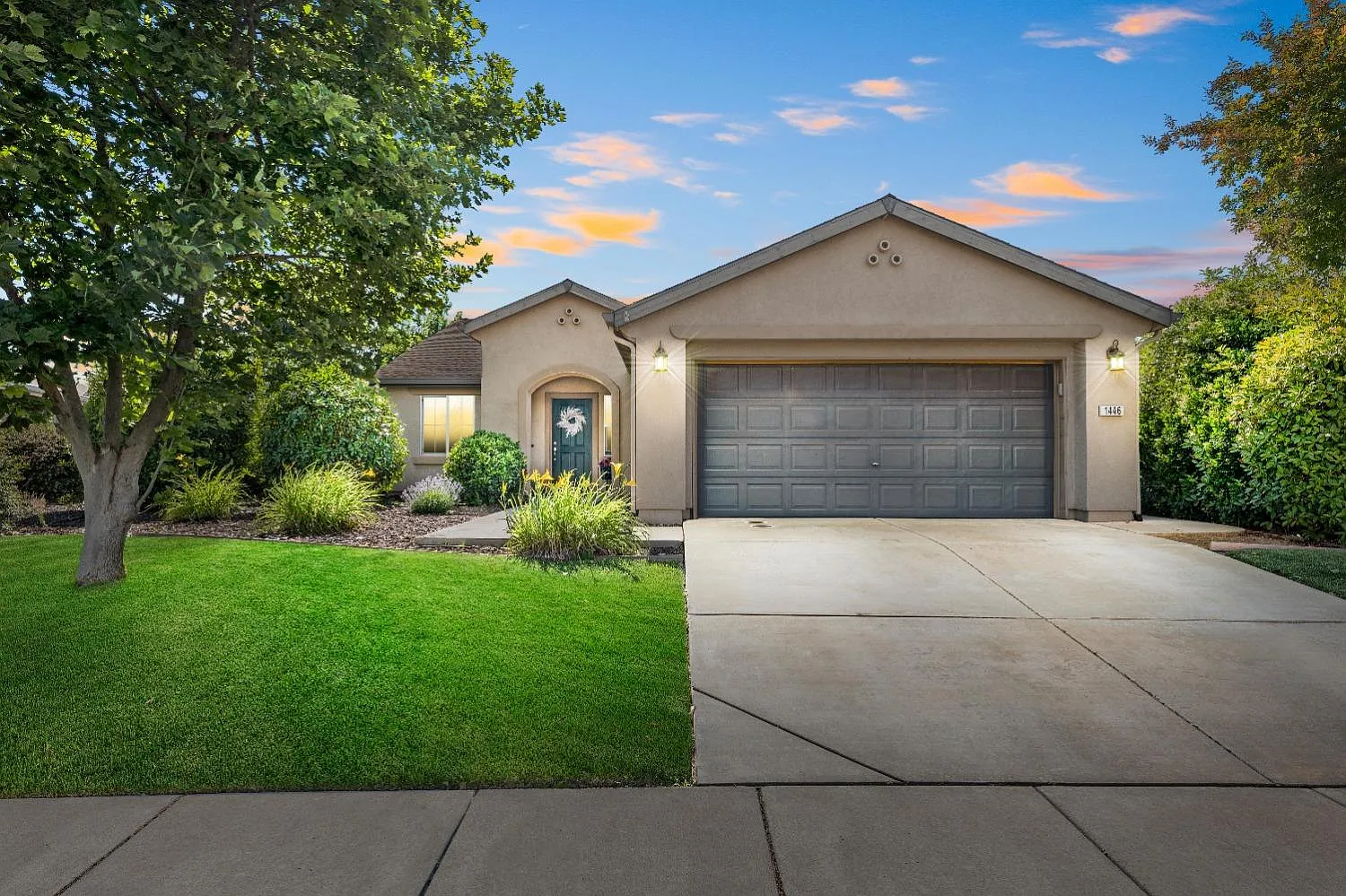1446 Claridge Ct photo 1