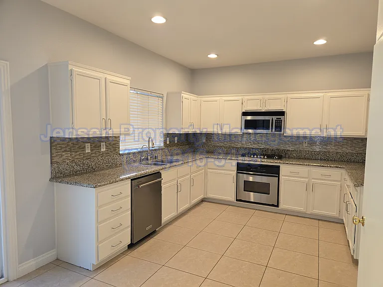 29188 Bent Tree Dr — Photo 3