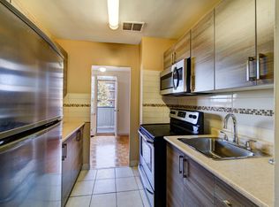Strathroy Manor, Mississauga, ON L4X 1T5
