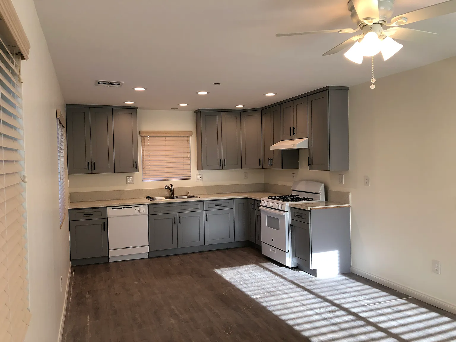 3 bed, 1500 sqft, $2,850 — Photo 3