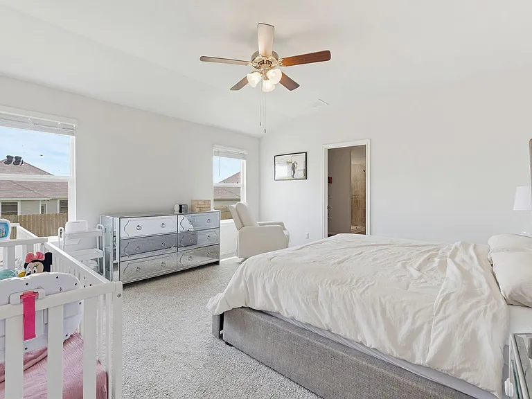 162 Ellenora Dr — Photo 9