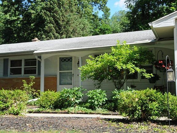 2nd image of 709 N Dr W