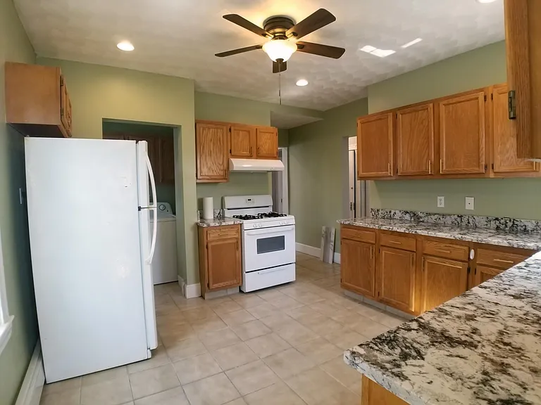 90 Dexter Ave #1 — Photo 6