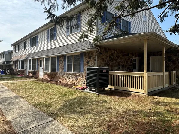 1908 Whitpain Hls, Blue Bell, PA 19422