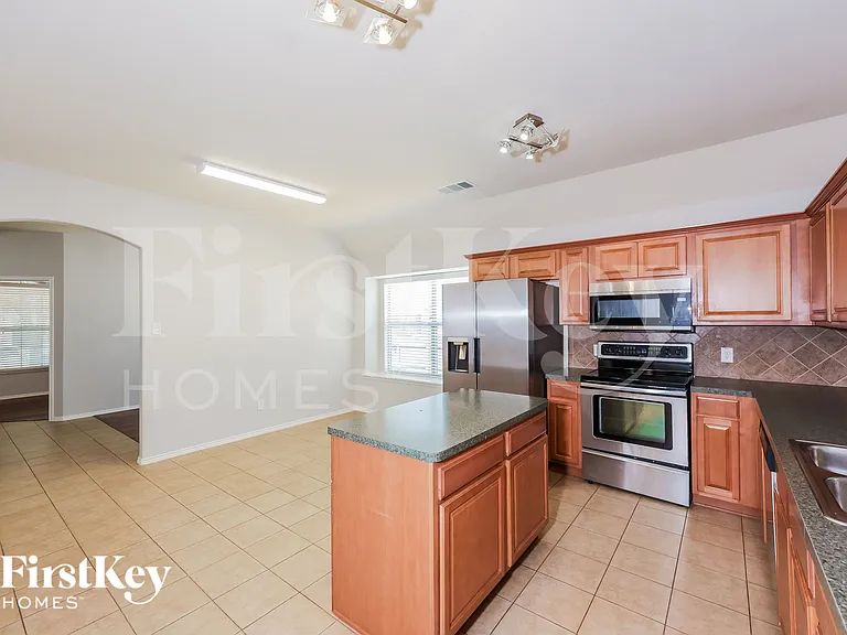 8028 Plateau Dr — Photo 6