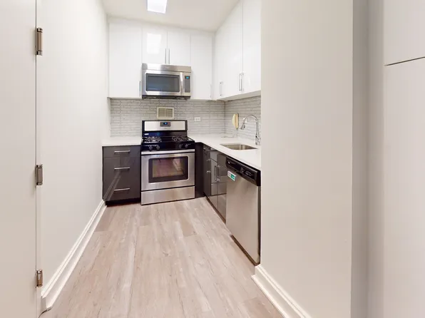 10 Hanover Square image 1 of 9