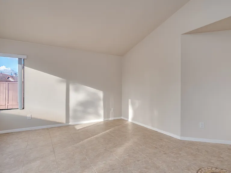 1090 Winding Oak Dr — Photo 12