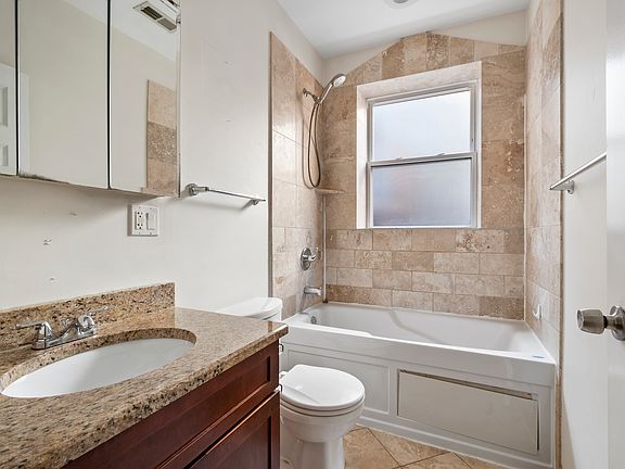 3rd image of 2820 W Arthur Ave APT 3