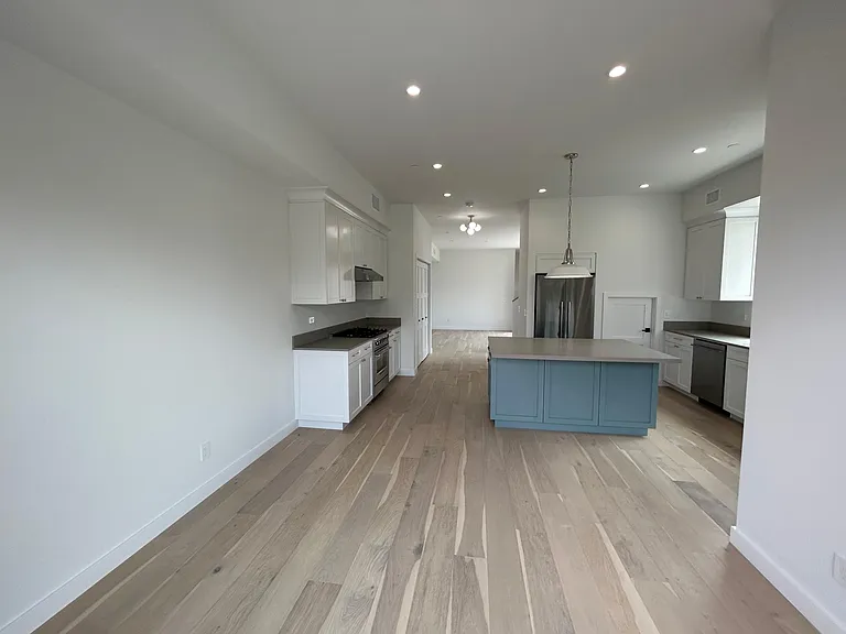 6242 Rose St — Photo 3