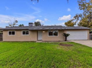740 10th St, Orange Cove, CA 93646