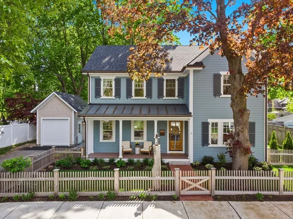 4 Reilly Ave, Newburyport, MA 01950