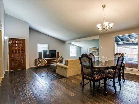 4th image of 1367 Applegate Dr