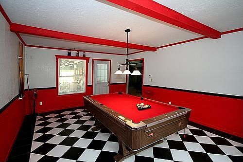 Gameroom w/ Pool Table