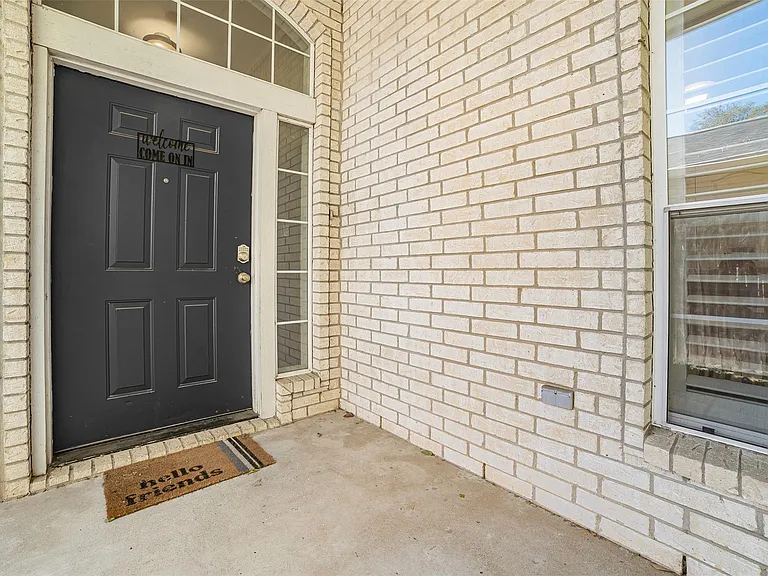 409 E Austin Ave — Photo 7