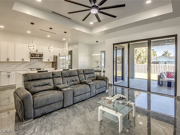 5th image of 2121 Coral Point Dr