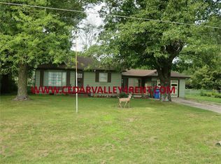 7336 Laporte Rd, Waterloo, IA 50702