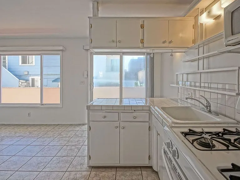 3814 Highland Ave — Photo 10