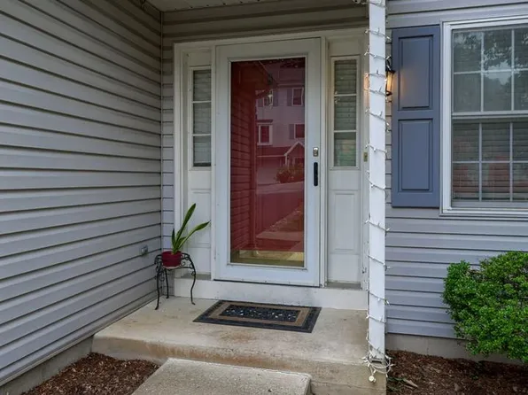 101 Top Land Dr, Lancaster, PA 17601
