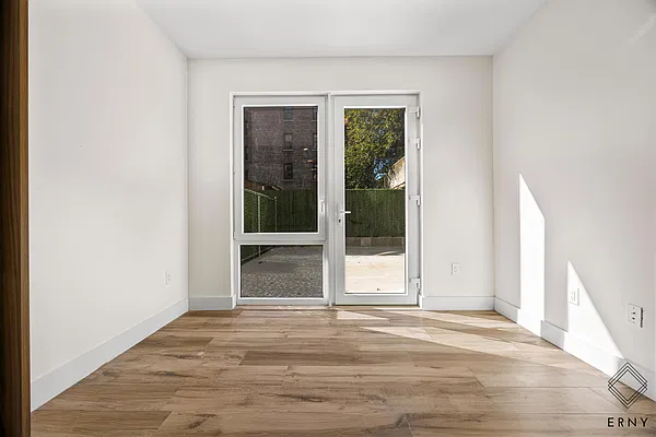 Living room, photo 1