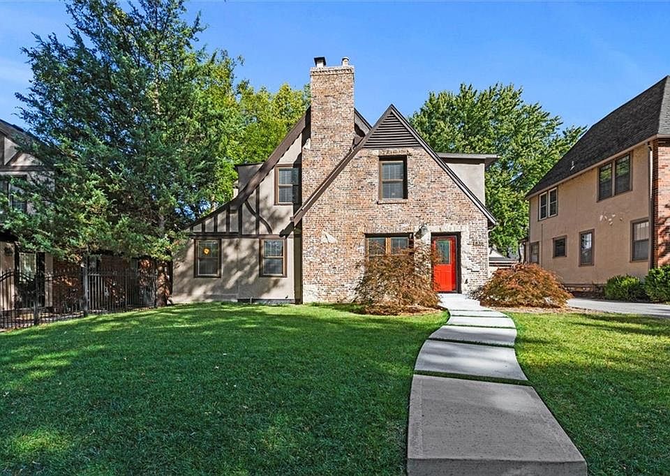 1st image of 836 W Gregory Blvd