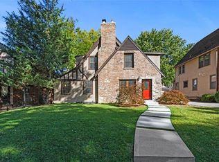 836 W Gregory Blvd, Kansas City, MO 64114