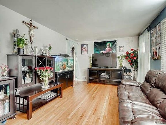 3rd image of 1365 S Bryant St
