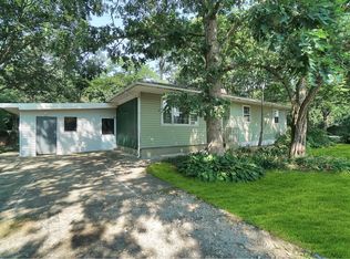 2 Carver Blvd, Bellport, NY 11713