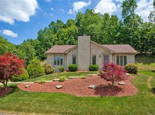 209 Apple Hill Dr, Delmont, PA
