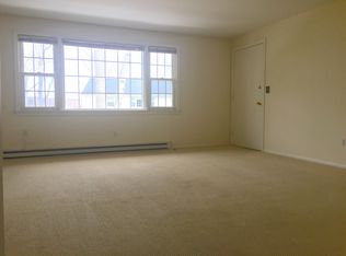 280 E Main St APT B8, Clinton, CT 06413