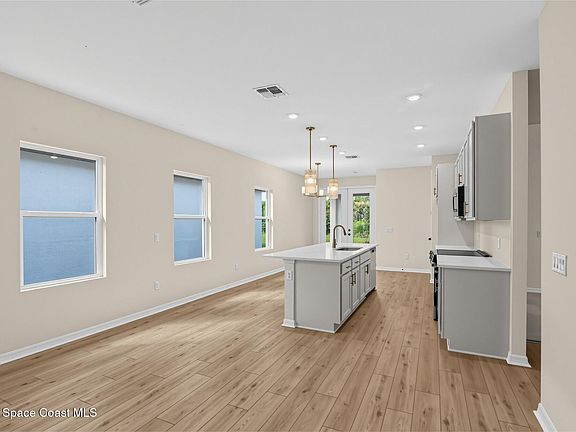 5th image of 4354 Masthead Ave