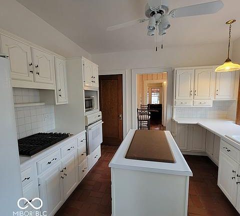 5th image of 5207 N Meridian St