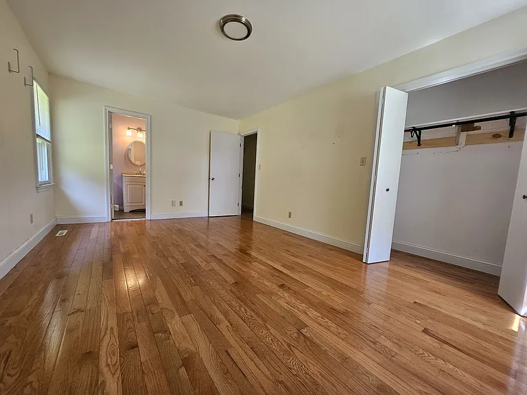172 Country Hills Rd — Photo 9