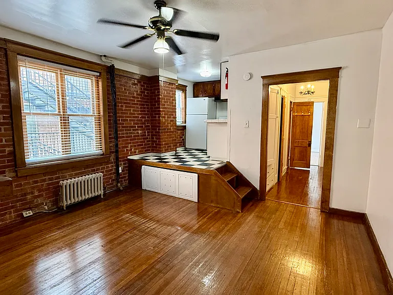 1255 Emerson St — Photo 2