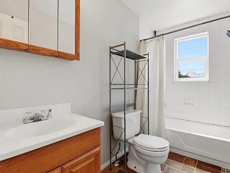 7461 Webster St — Photo 19