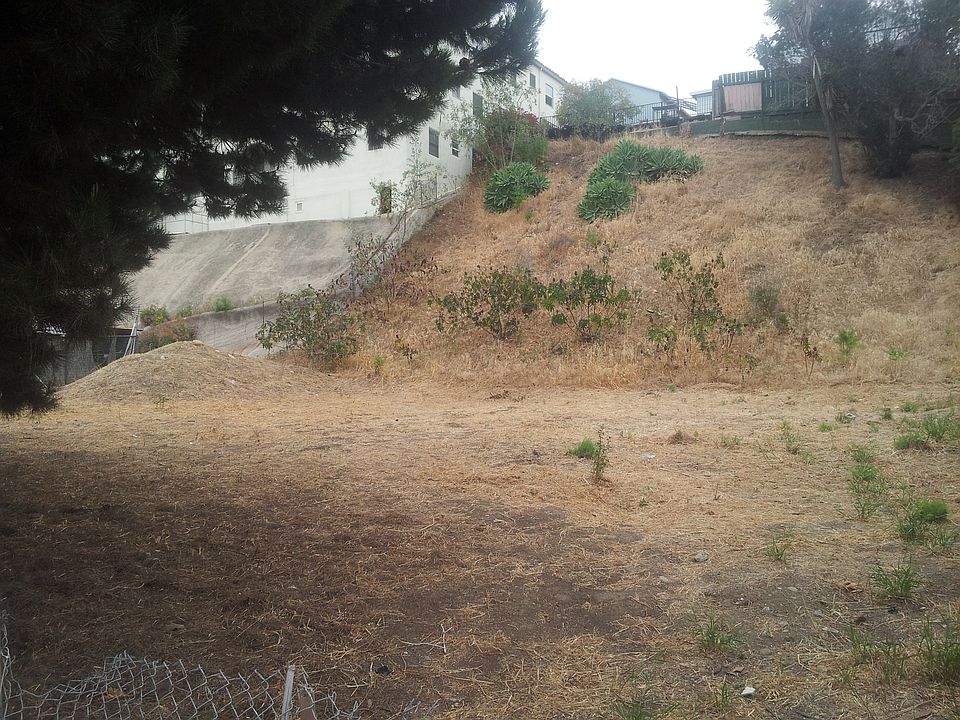 2nd image of 106 N Ventura Ave
