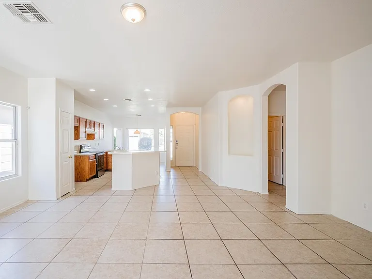 12541 W Jefferson St — Photo 13